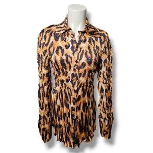 Alberto Makali stunning long sleeve blouse.